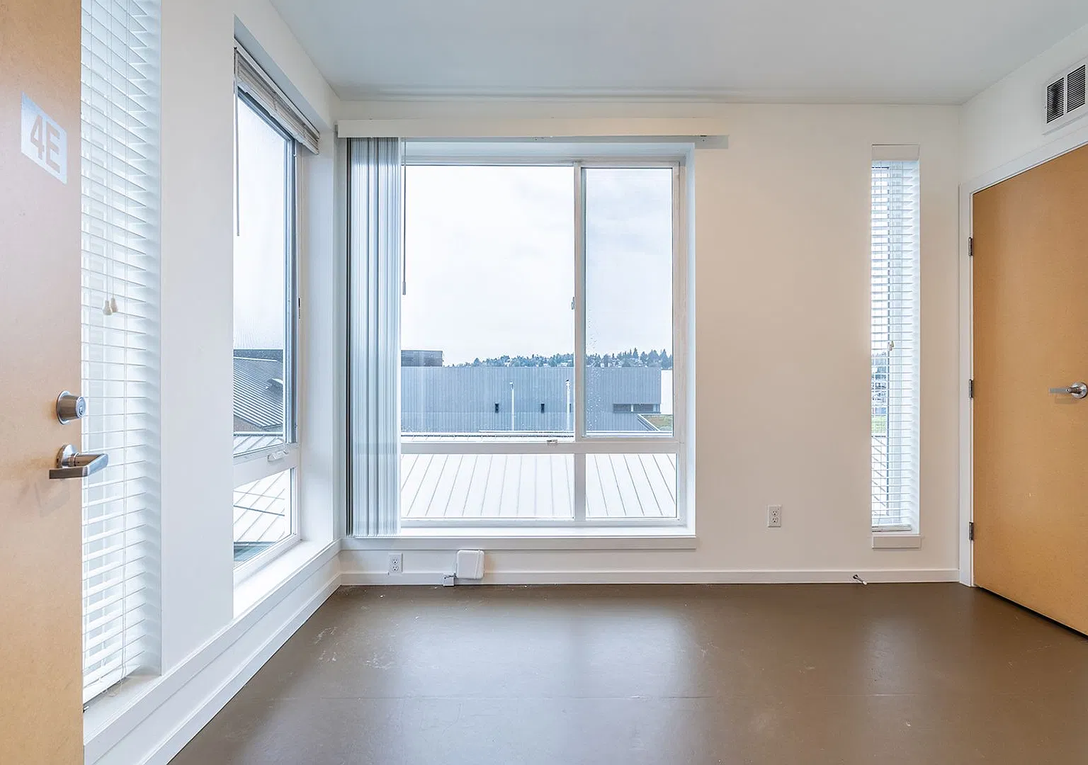Cozy & Modern Studios Set in the Heart of the Historic Ballard Neighborhood — Photo 3