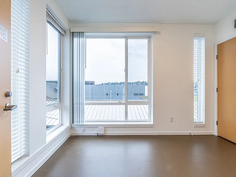 Cozy & Modern Studios Set in the Heart of the Historic Ballard Neighborhood — Photo 3