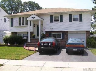 2584 8th Ave, East Meadow, NY 11554