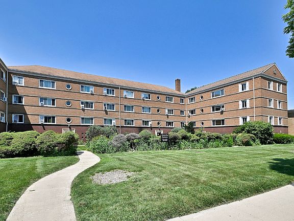 2nd image of 1112 N Harlem Ave APT 1