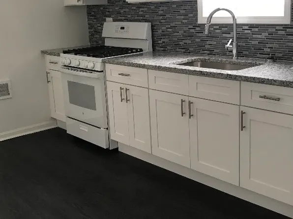 530 N Noble St APT 2R, Chicago, IL 60642