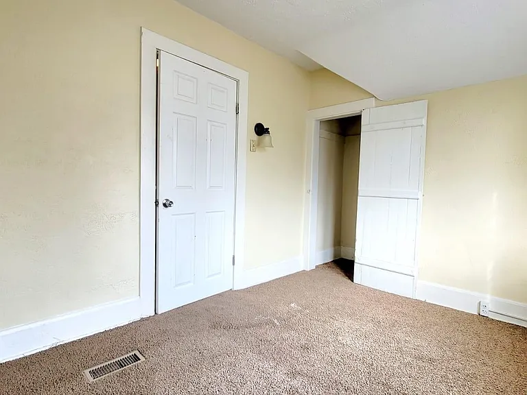 1819 S Taylor St — Photo 11