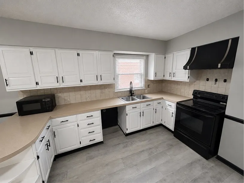 169 East Avondale Avenue - 1 — Photo 2