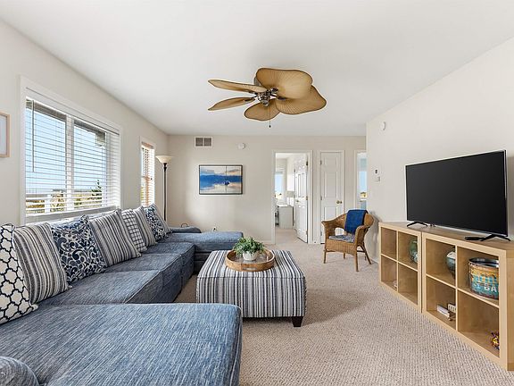 3rd image of 17 Seabreeze Ln