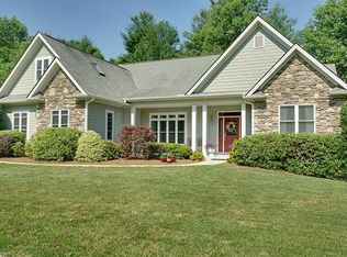 48 Procourt Dr, Hendersonville, NC 28739