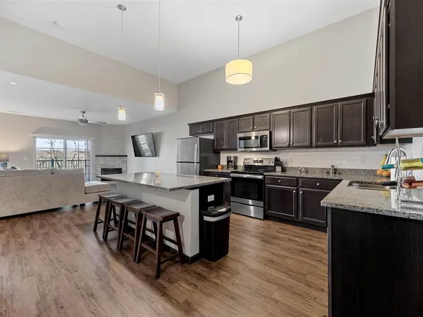 2863 Spring Rose Cir APT 308, Coralville, IA 52241