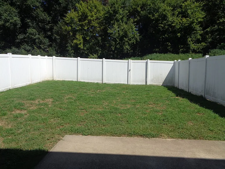 125 Winthrope Ln — Photo 15
