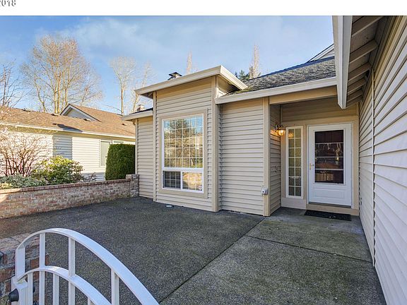 2nd image of 15715 SE 35th St