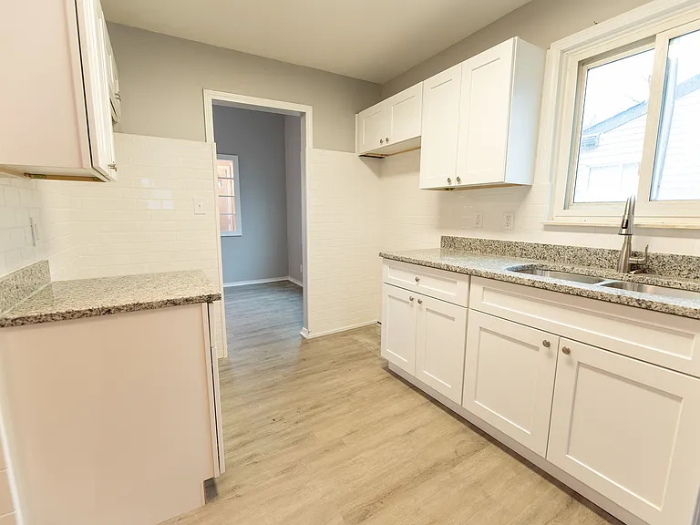 23072 Lauren Ave — Photo 8