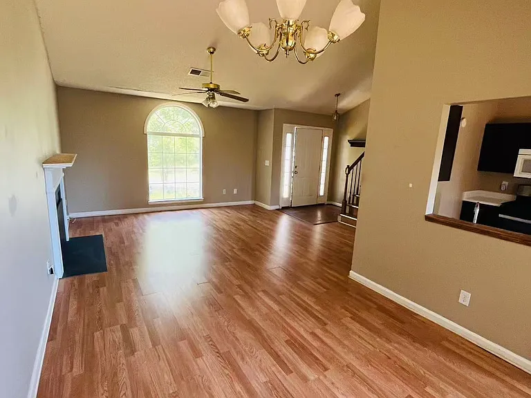1617 Vinebrook Ter NW — Photo 3