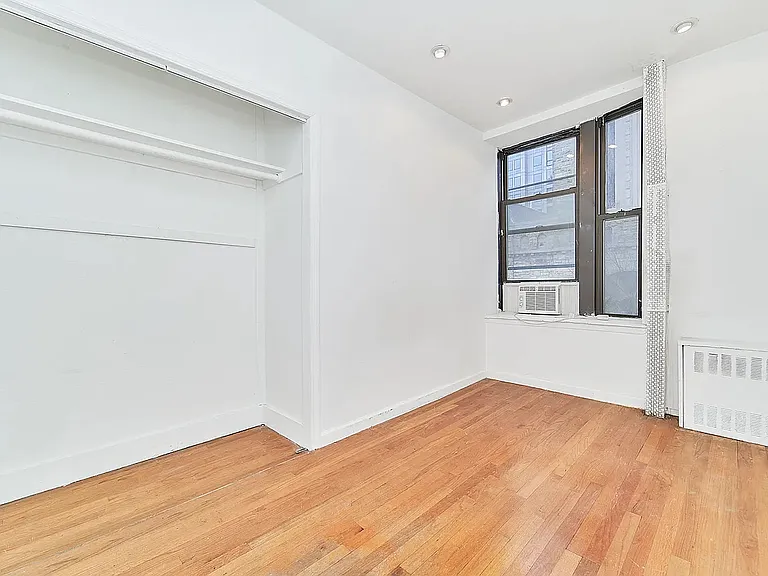 152 E 22nd St #5-C — Photo 6