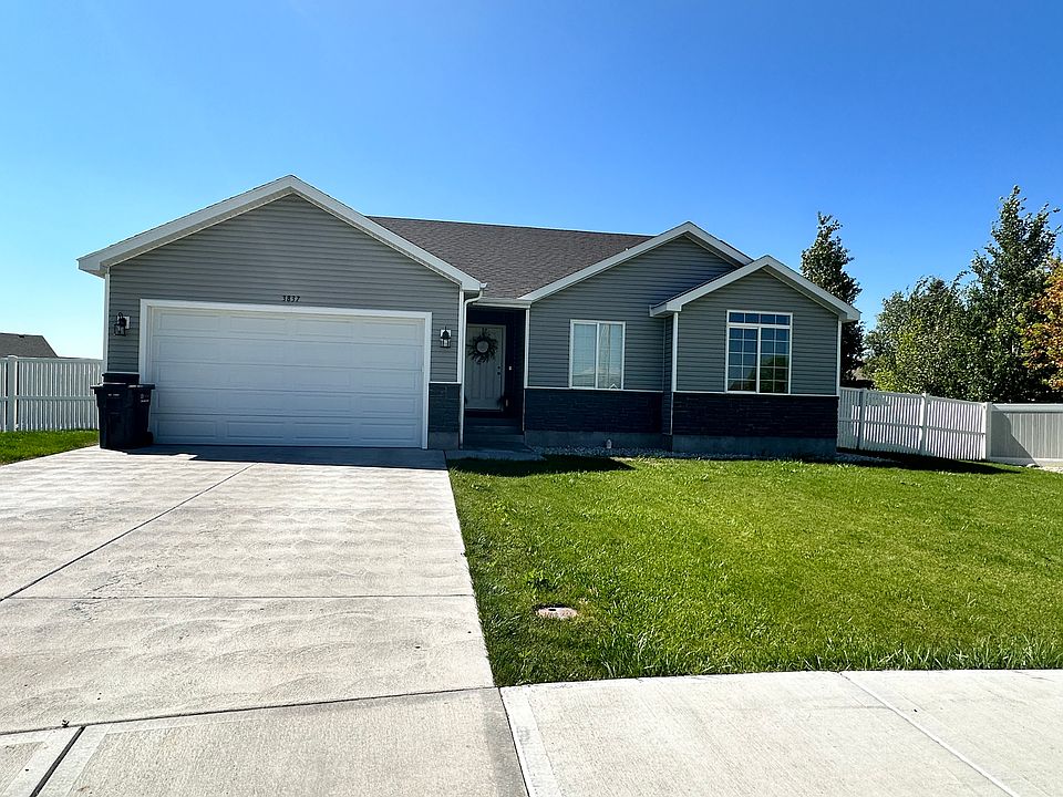 1st image of 3837 E Talon Cir