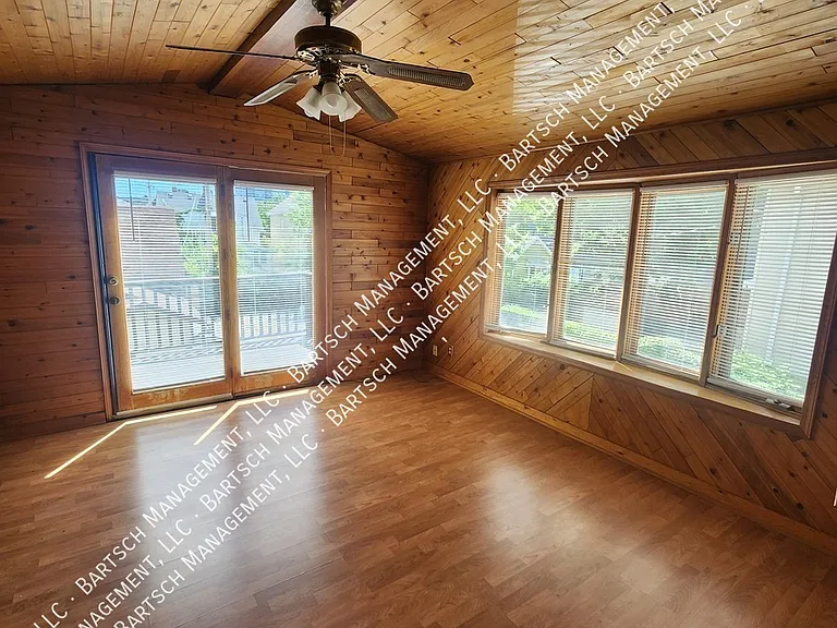 1660 N Arlington Pl #UR — Photo 7