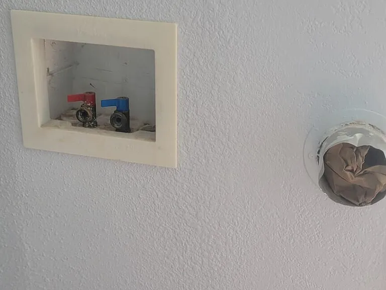 420 Perry St — Photo 6
