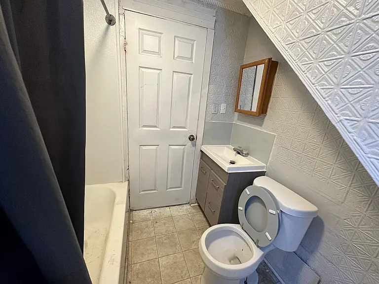 541 Orchard St — Photo 6