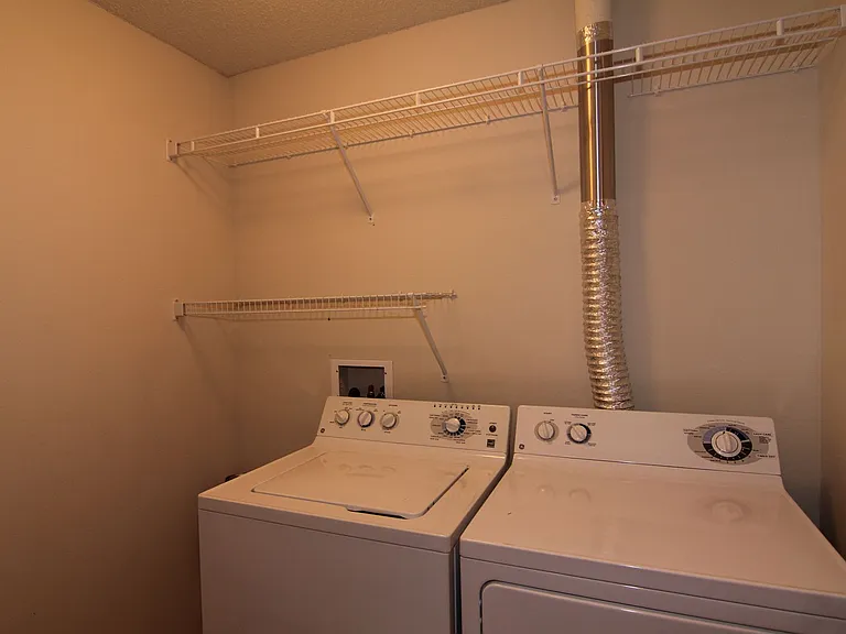 4385 Berkeley Ln — Photo 16