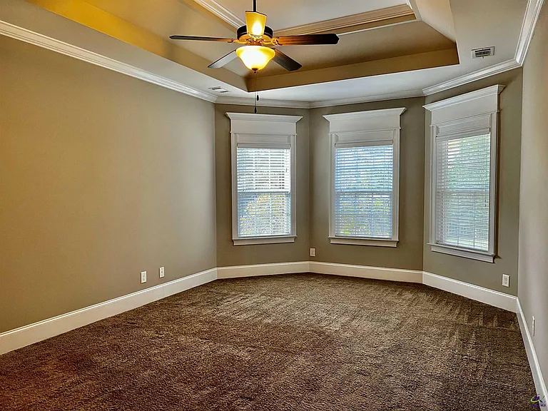 609 Cannock Ct — Photo 16
