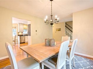 8 Naomi Ln, East Lyme, CT 06333 | Zillow