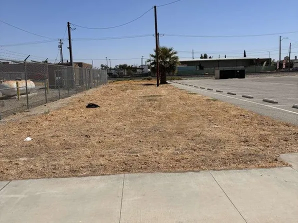 1224 Glenwood St, Delano, CA 93215