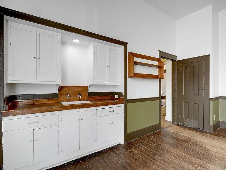 304 Olive St — Photo 9