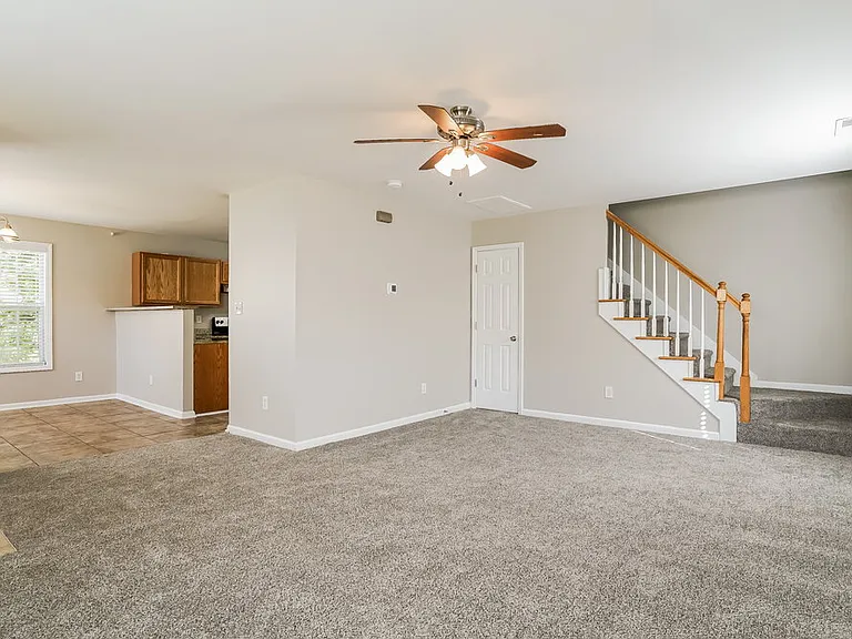 76 Nancy Ct — Photo 4