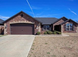 1915 SW Birch St, Bentonville, AR 72712