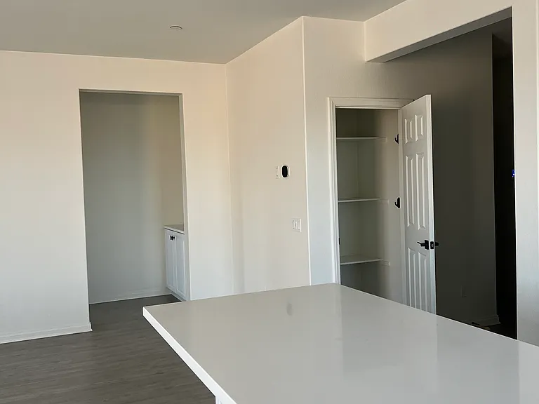 Alister Ln — Photo 19
