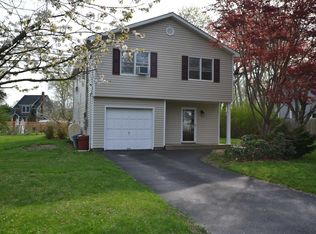 6 Berger Ave, East Moriches, NY 11940