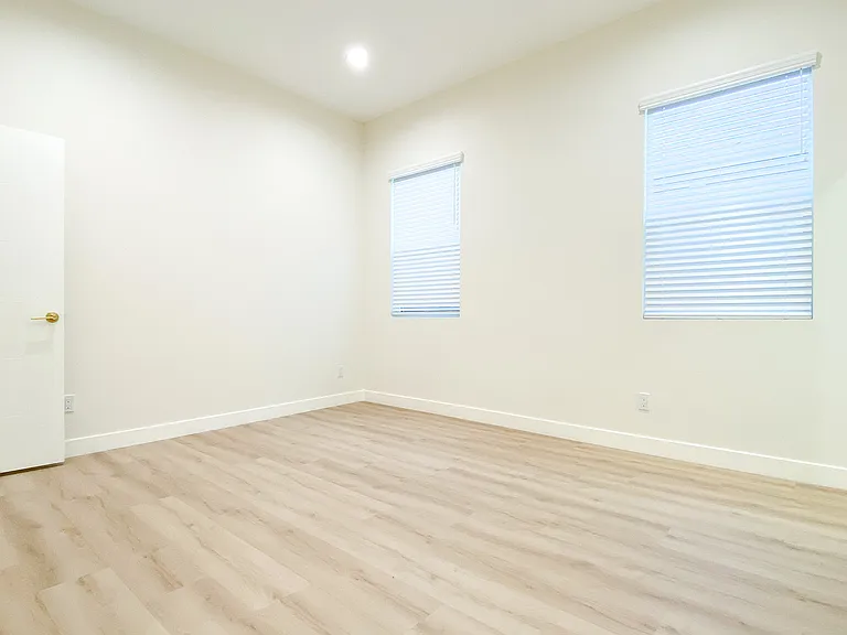 11933 Stagg St #B — Photo 11