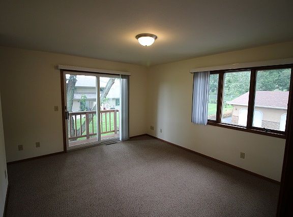 4th image of 126 Oakridge Ct APT 4