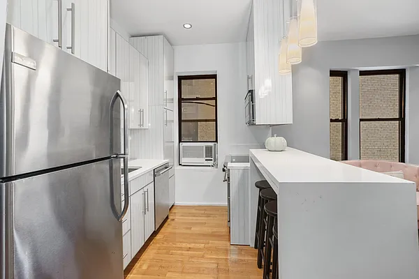 Sold by Compass | media 22