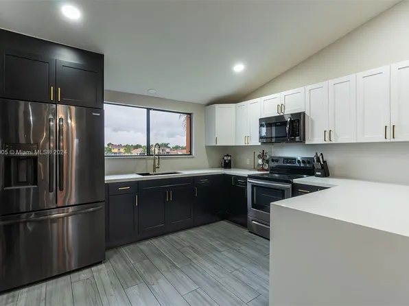 8230 NW 191st St #26-H, Hialeah, FL 33015
