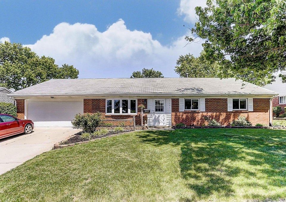 1st image of 302 Carlwood Dr