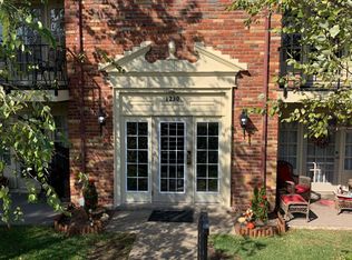 1230 Chatham Park Dr APT F, Pittsburgh, PA 15216