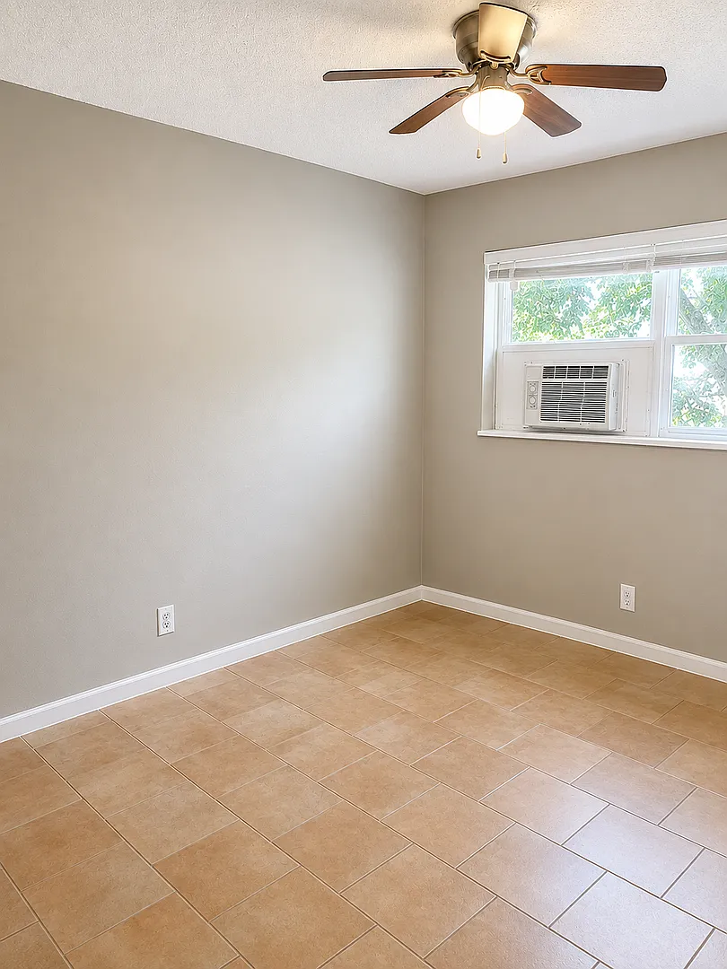 702 N L Street #13 — Photo 3