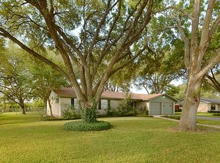 139 Hays St, Luling, TX 78648
