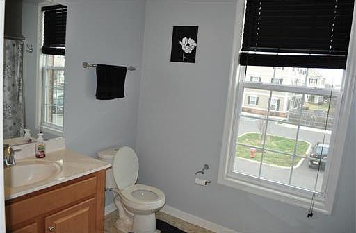 2nd bath room