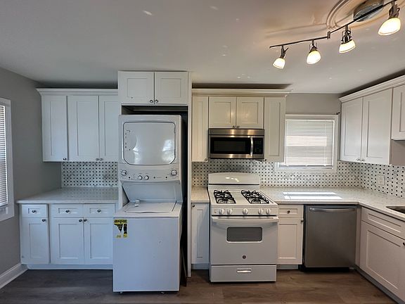 4th image of 3312 163rd St