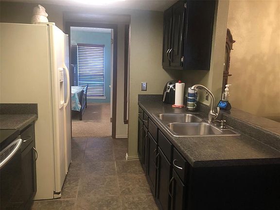 4th image of 2403 Clearwood Dr