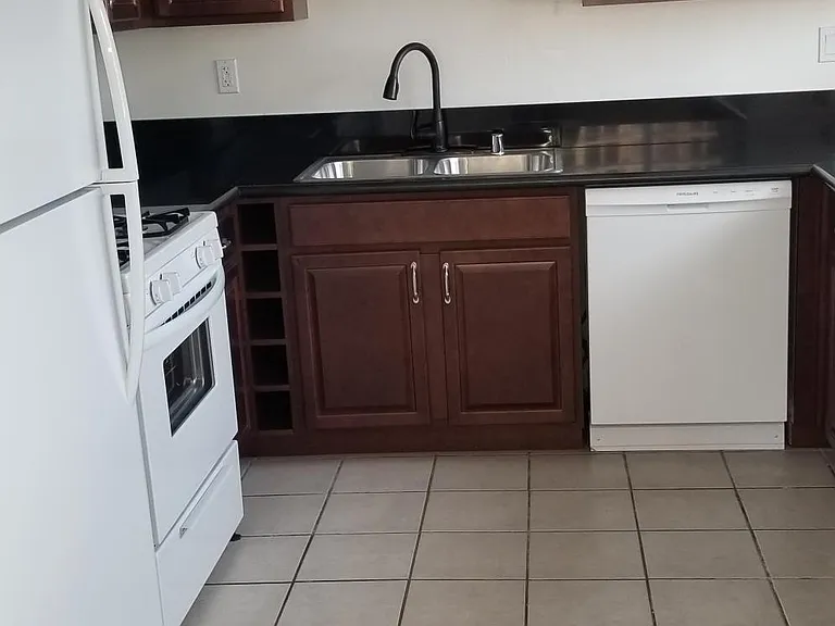 621 S Wilton Pl #205 — Photo 3
