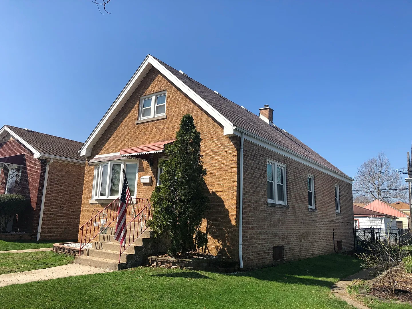 4018 Clarence Ave photo 1