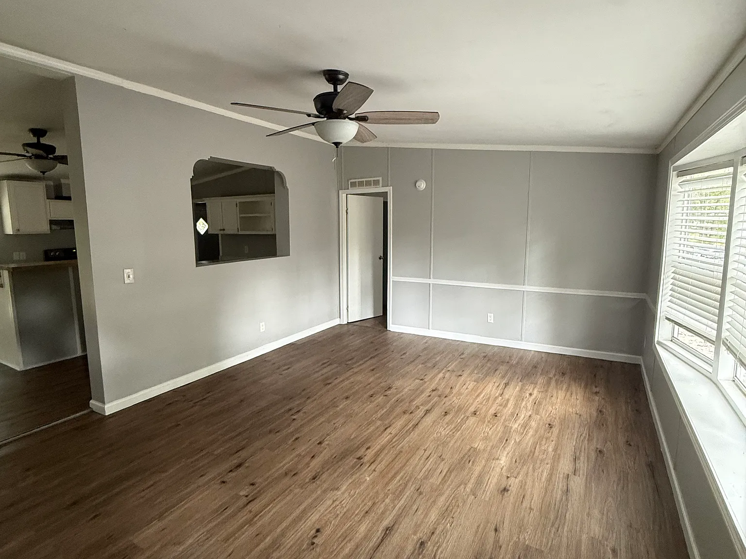 4 bed, 2200 sqft, $1,900 — Photo 2