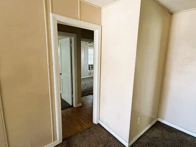 604 N Gillis St — Photo 4