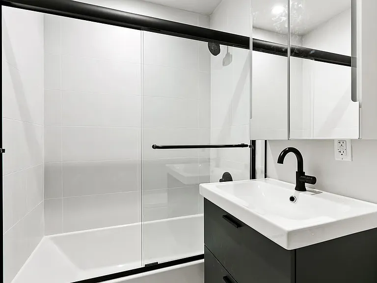 215 Lucas Ave #3 — Photo 7