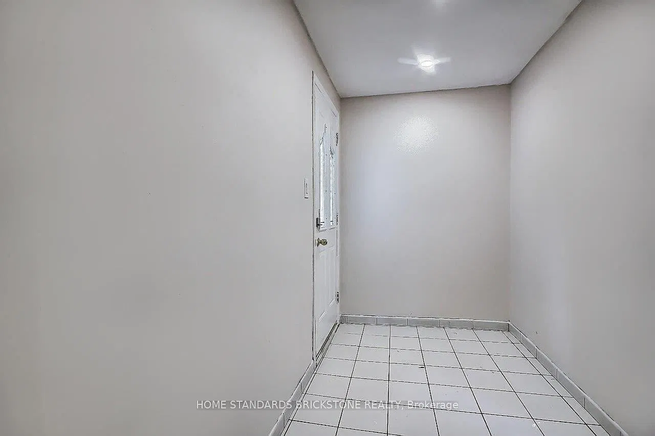 2 bed, $1,600 — Photo 3