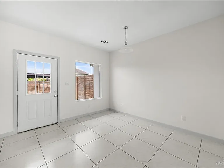 2400 Harmony Ln #A — Photo 7