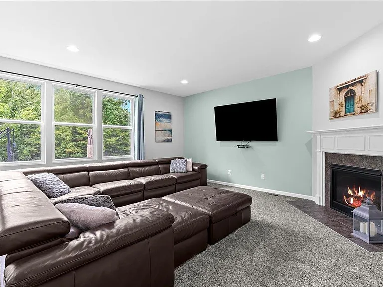 49645 Hartwick Dr — Photo 11