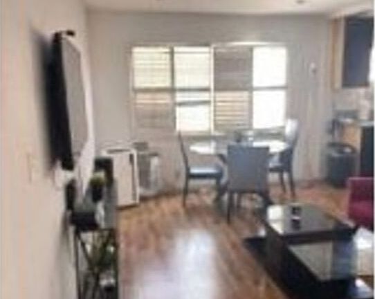 2nd image of 137 S Rexford Dr #2