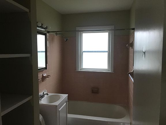 2nd image of 1226 Grayson Ave NW