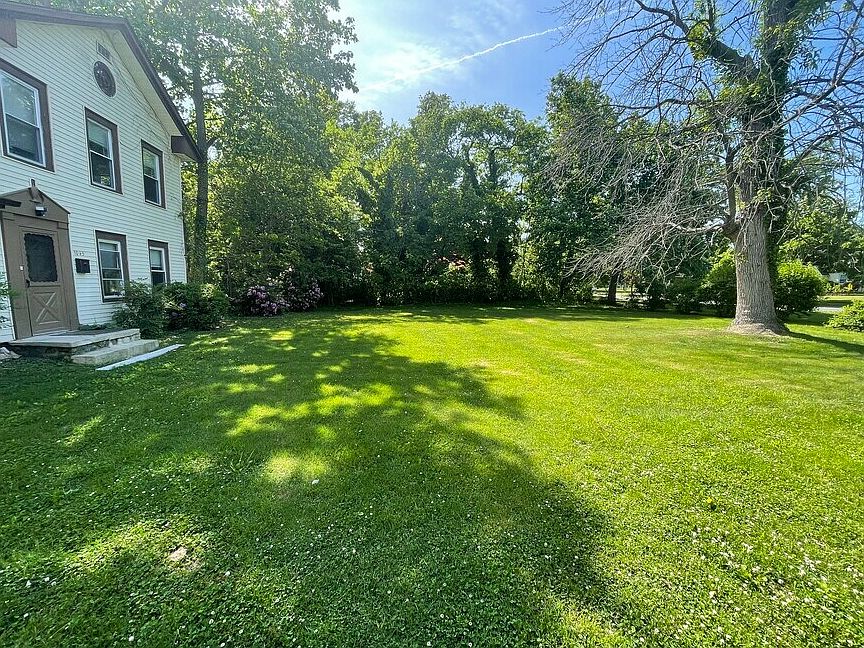 1st image of 1045 E Park Ave